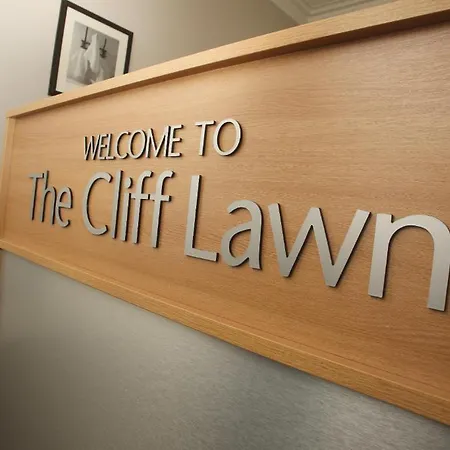 Cliff Lawn Λιντς