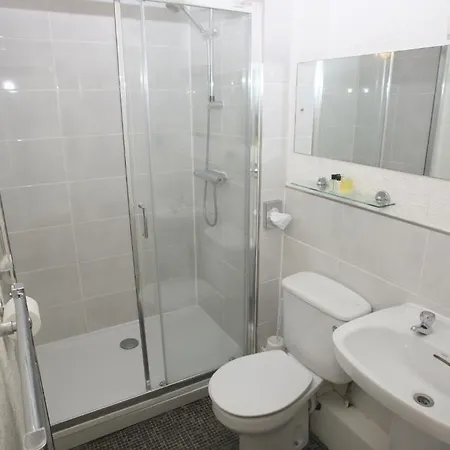 Πανσιόν Cliff Lawn 4*