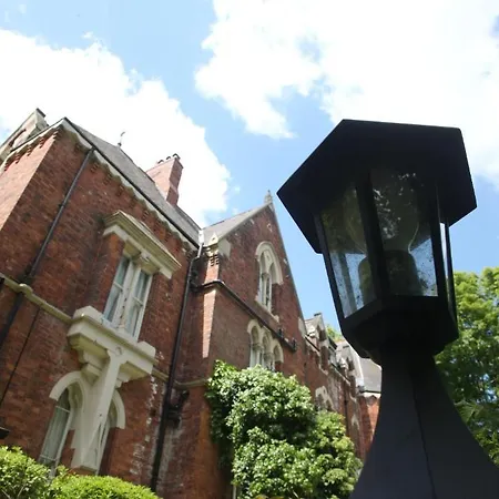 Guest house Cliff Lawn Leeds (West Yorkshire)