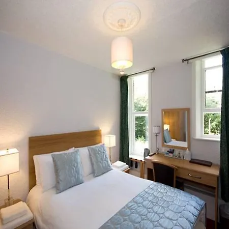 Cliff Lawn Guest house